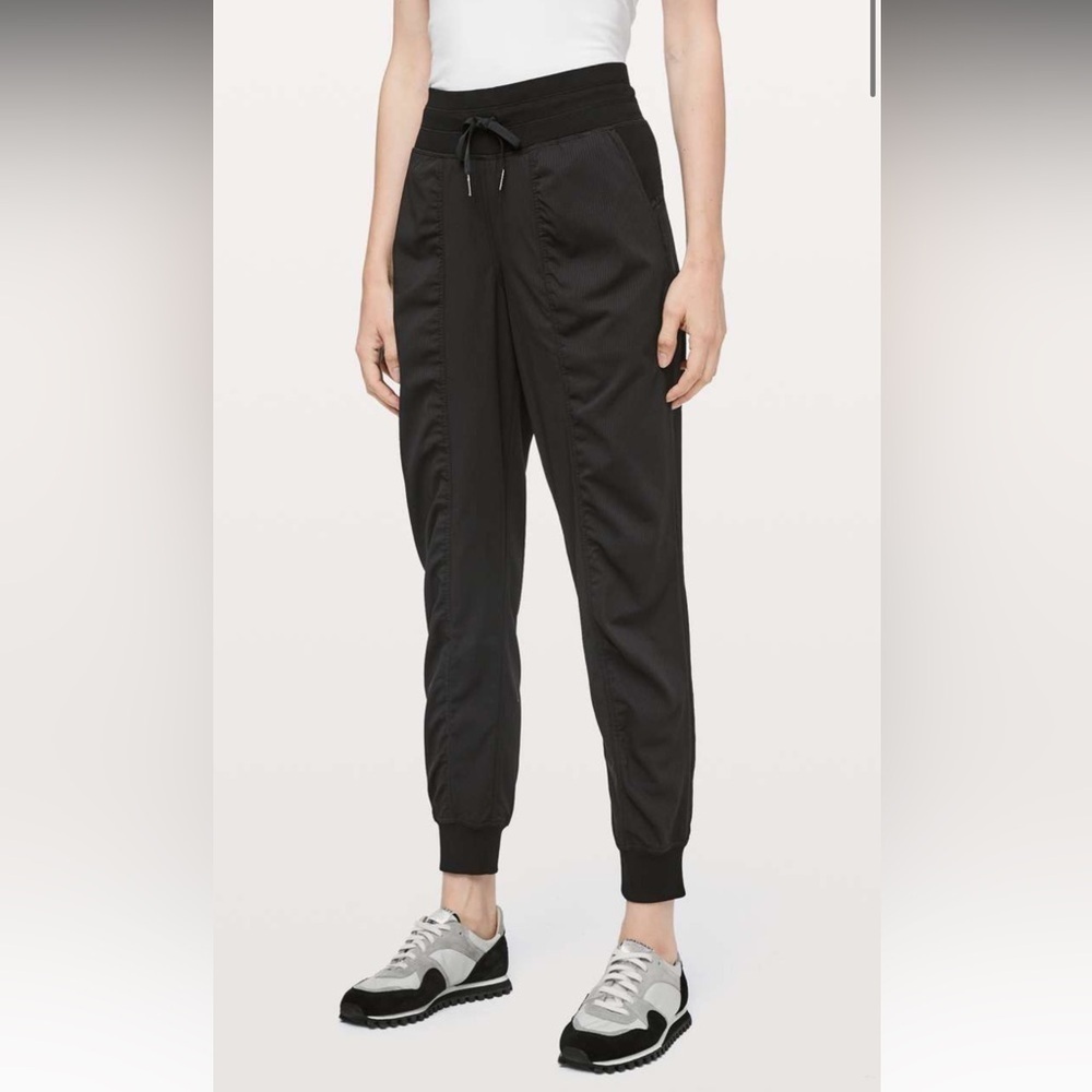 Lululemon Dance Studio Jogger *29" in Black Women’s Size 4
